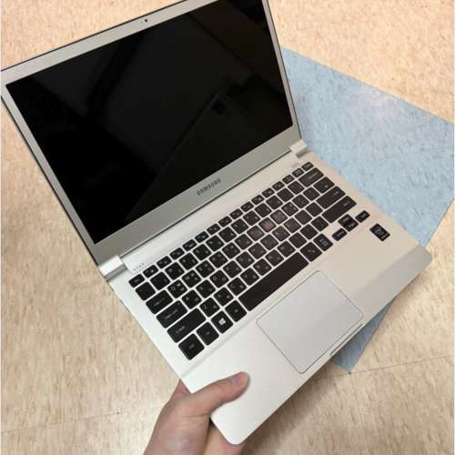 Samsung 13.3吋 3k超高解像屏 (i3-5005U) (512gb SSD)三星 Notebook/ Laptop/ 手提電...