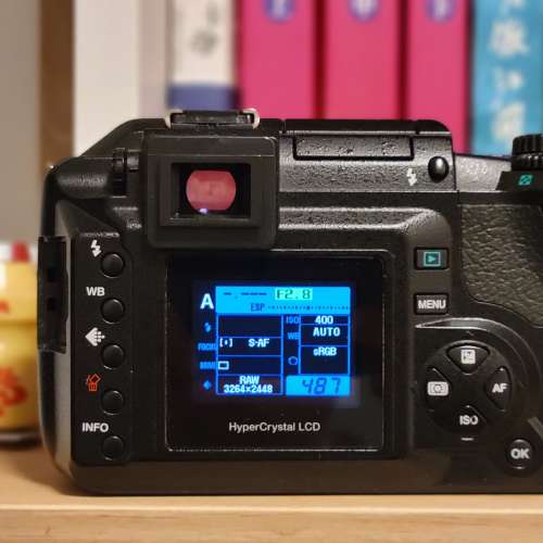 Olympus E-300 + 25mm f2.8