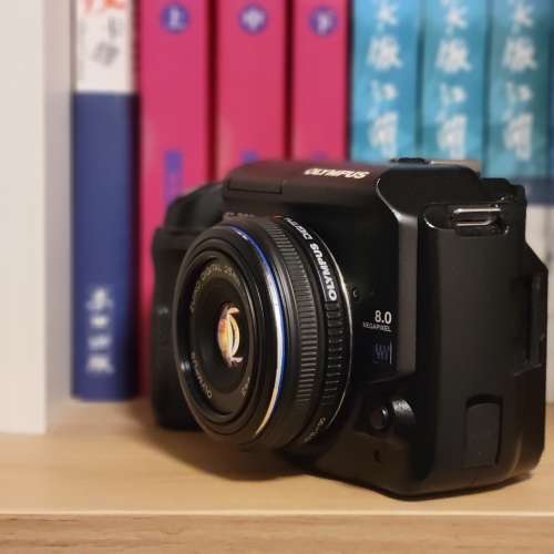 Olympus E-300 + 25mm f2.8