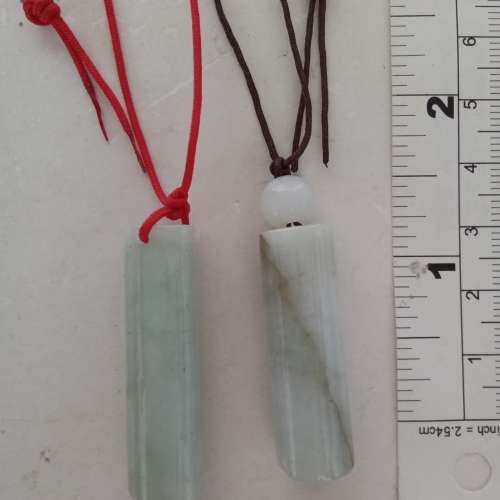 A玉多用途平安柱吊件/敲擊玉器聽聲柱/按摩棒，單隻138元兩隻200元。no.B31.8.24