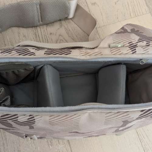 INCASE 迷彩單肩相機背包