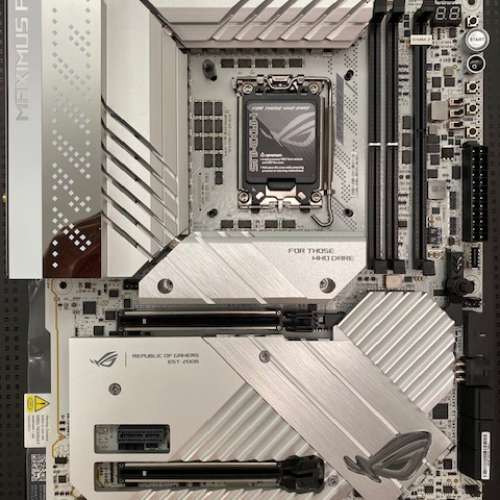 ASUS ROG MAXIMUS Z790 APEX 主機板