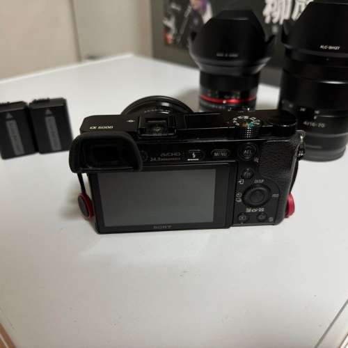 Sony A6000 + kit 18-55 + SEL1670z + Samyang 12mm F2 MF