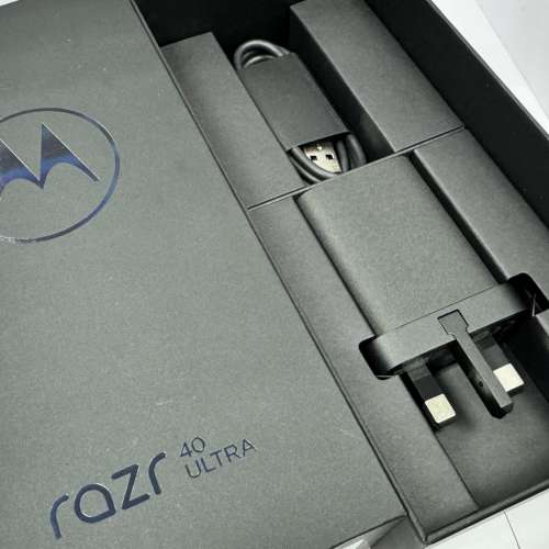 Moto Razr 40 Ultra 黑色 512gb 有保養