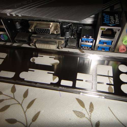 Asrock B365M Pro4 Micro-ATX主機板 windows11Pro 支援第九代與第八代 (Socket 1151