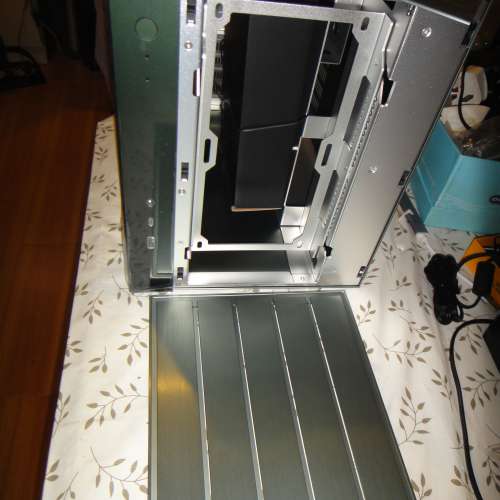 全新 銀灰色 abee AS Enclosure W1 Micro-ATX 機箱  鋁箱 abs塑料