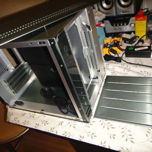 全新 銀灰色 abee AS Enclosure W1 Micro-ATX 機箱  鋁箱 abs塑料