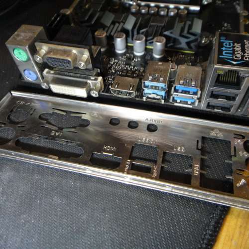 AsRock H370M Pro4 Matx主版 window11Pro Socket 1151 支援8、9代 CPU