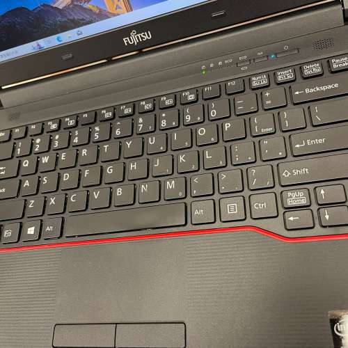 (荃灣實體店 $999 日本製造)Fujitsu  i5/4,8,16gb ram/320g/ssd,hd/14寸手提電腦/DVD
