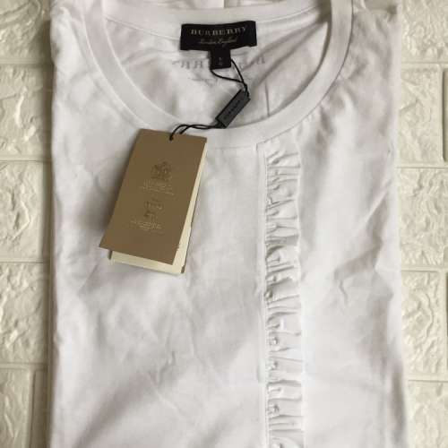 Burberry tee