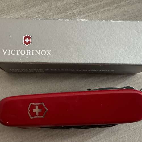 Victorinox Huntsman Red 紅色瑞士軍刀全新未用