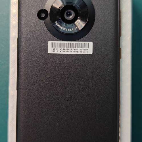 冇用過99%new sharp R7 12+256g單機跟套同貼充電器線