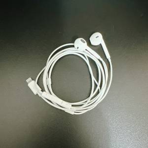 Apple EarPods (Lightning 接頭)