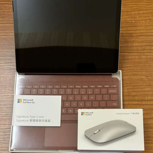 Surface Go 3 + 全新 Keyboard 灰色 / 紅色