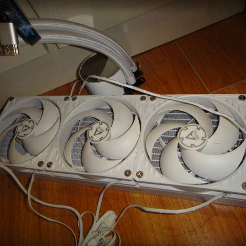 利民 360 ARGB 三風扇水冷 Intel扣具