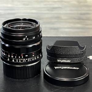 Voigtlander Ultron 28mm f1.9 Aspherical black LTM with 3rd party adapter to M