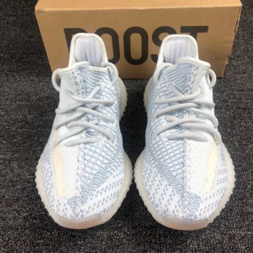 全新有盒adidas originals Yeezy Boost 350 V2 冰藍 "cloud white"休閒鞋 男女同款