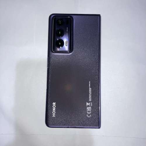 已售待確認 $(4) 99%新 Honor Magic V2 512GB 紫 港行 淨機