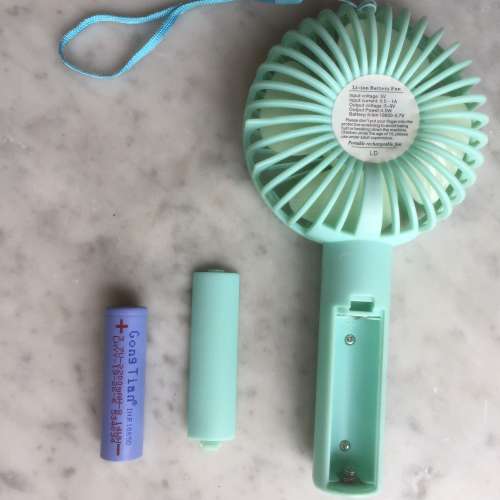 $20 手提電動風扇 Worked 有三個風速 有電燈 包送 USB 充電線 + 18650 3.7V 電池 - 13
