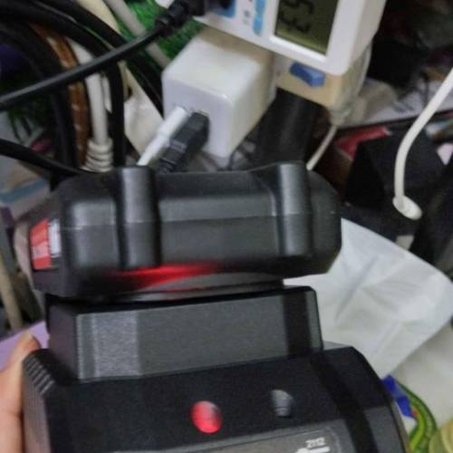 牧田插腳21V快充充電器