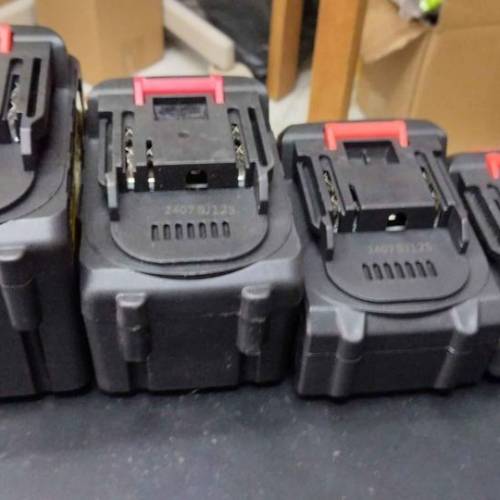 牧田插腳21v電池