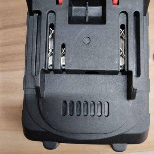 牧田插腳21v電池