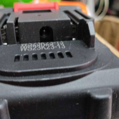 牧田插腳21v電池