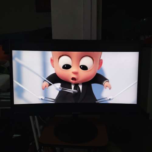Samsung 24” LED 曲Monitor