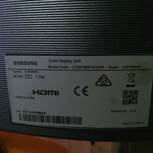 Samsung 24” LED 曲Monitor