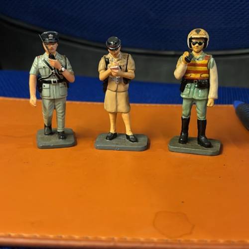 警察手版大公仔