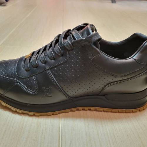 louis vuitton run away supreme