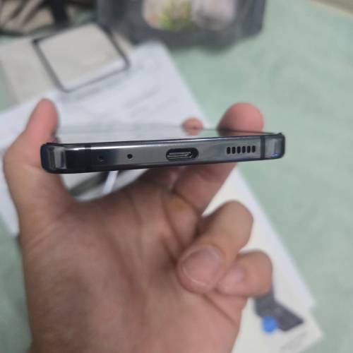 Samsung galaxy Z flip5 黑色512