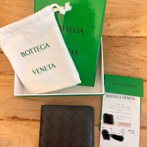 90% 新 Bottega Veneta 黑色銀包