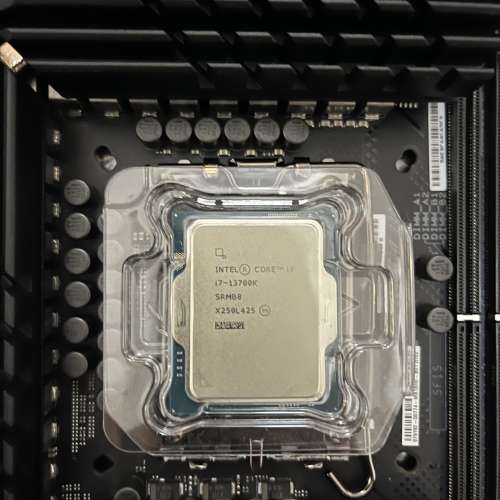 ROG MAXIMUS Z690 EXTREME + i7-13700K Processor 行貨