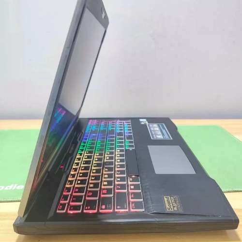 Core™ i7-7700 電競筆記本電腦，頂配 16G ddr4 記憶體，samsung 870 evo 2TB SSD固...