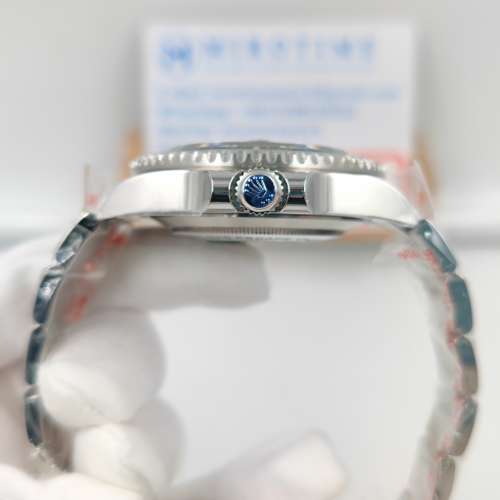 Sea-Dweller 126600 watch