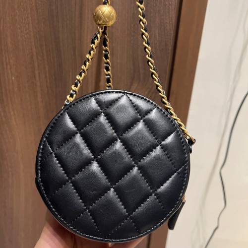 剛剛從carousell轉過黎..金球愛心球袋