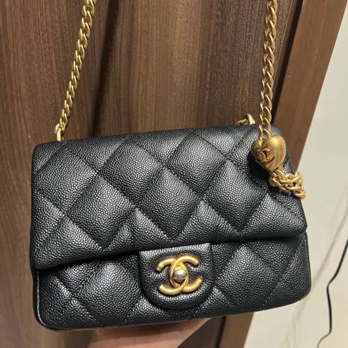 剛剛從carousell轉過黎..金球愛心球袋