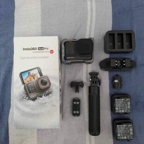 Insta360 Ace Pro 連專用配件
