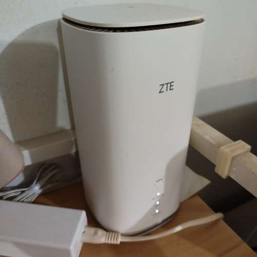 ZTE MC888 pro 插Sim卡家居Wi-Fi *顏色:白色 (*99%新，*100%原廠)*有中移動單據,日...