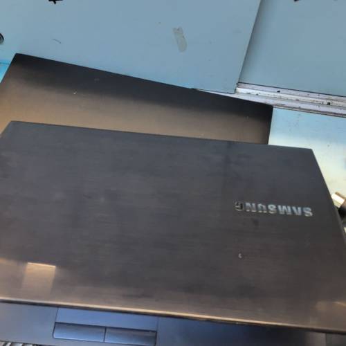 Samsung 279E5K 15" I3 5005U 2.00GHZ 4+512SSD