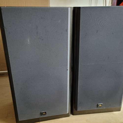 JBL LX55 speakers