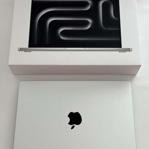 Macbook Pro 14英寸 M3 Pro芯片 銀色筆記本
