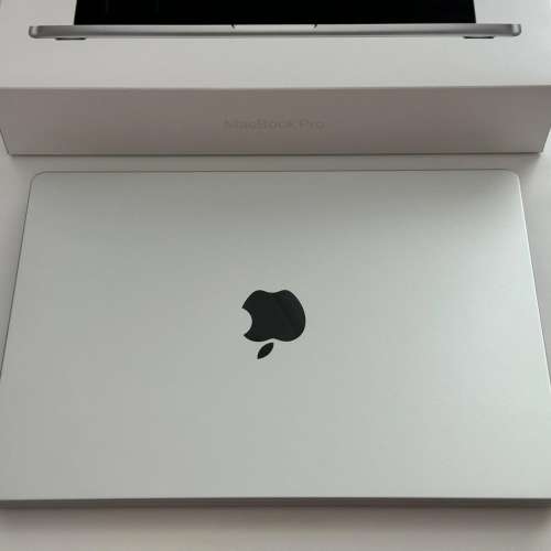 Macbook Pro 14英寸 M3 Pro芯片 銀色筆記本