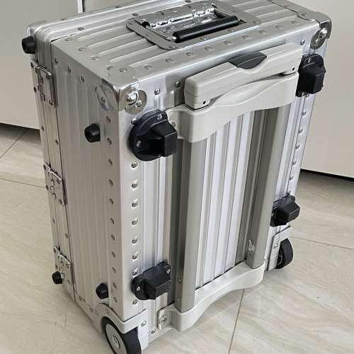 絕版 九成新 Rimowa Tropicana 37007002 相機箱（可手提登機 size)