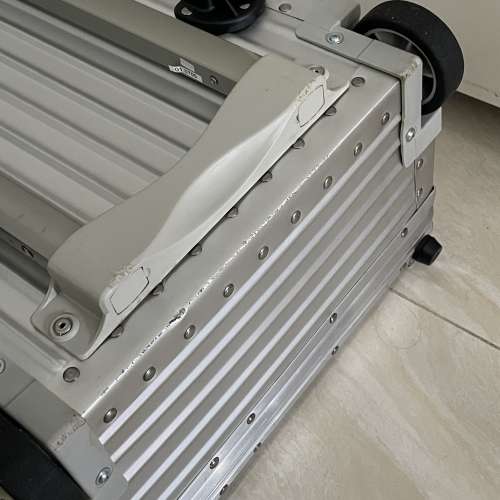絕版 九成新 Rimowa Tropicana 37007002 相機箱（可手提登機 size)