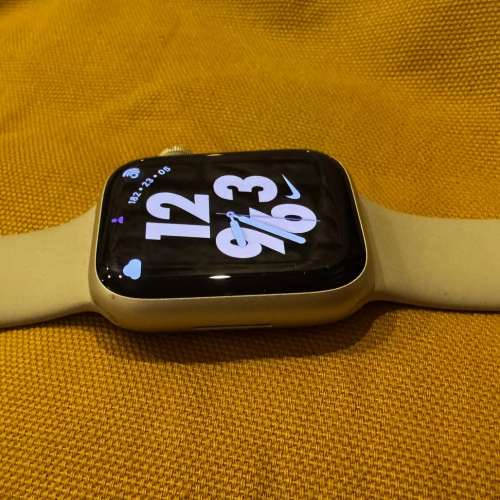 出售Apple Watch S7 45mm LTE 銀色