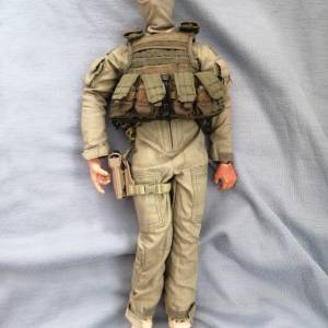 army figure (有破損)