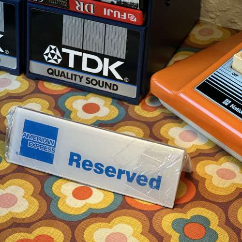 出售信用咭品牌，全新餐廳留座牌一個，有意請pm我，謝謝