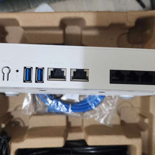 QNAP QHora-301W wifi 6 router